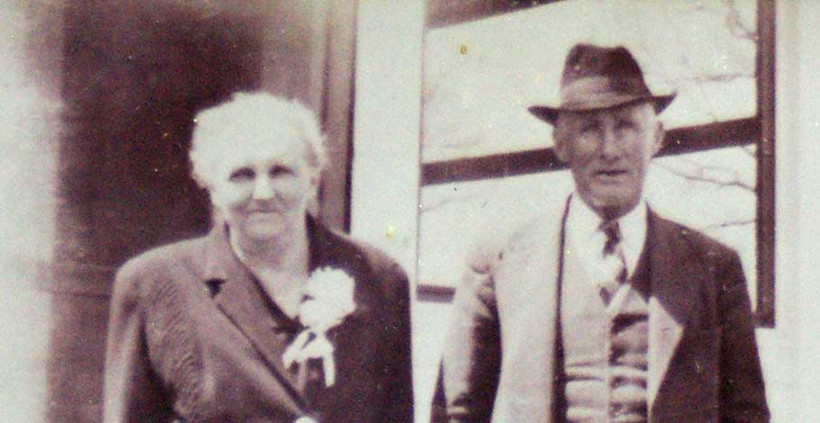 Old photograph of an older Irish couple